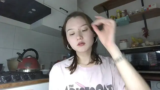 DeenaCaho online show from 11-20-25, 03:45