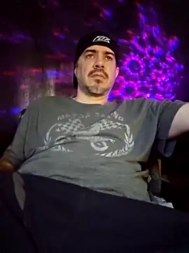 Snapshot of wilburydeznutz chatting on 02-16-26, 09:00 wilburydeznutz online show from 02-16-26, 09:00