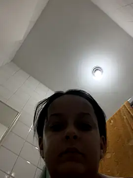 Snapshot of olicaroo chatting on 11-19-25, 12:32 olicaroo online show from 11-19-25, 12:32