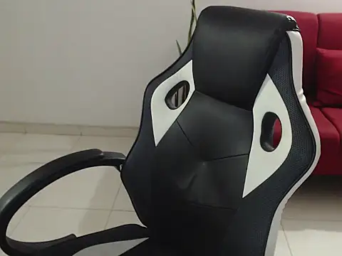 Snapshot of SeleneeRousse chatting on 03-10-26, 05:12 SeleneeRousse online show from 03-10-26, 05:12