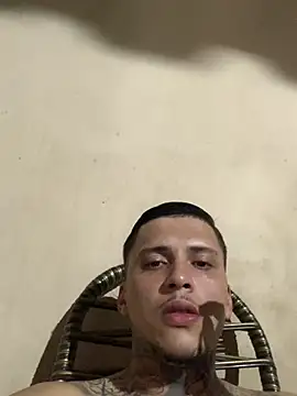 Snapshot of Ryanzl017 chatting on 11-13-25, 10:08 Ryanzl017 online show from 11-13-25, 10:08