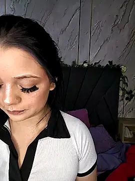 Luna Scarllet online show from 12-15-25, 12:26