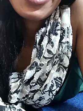 Snapshot of Asha_devi90 chatting on 04-21-26, 01:42 Asha devi90 online show from 04-21-26, 01:42
