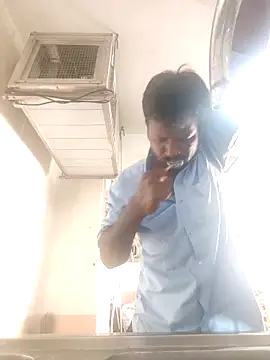 Snapshot of Paramkeerthi chatting on 12-23-25, 02:42 Paramkeerthi online show from 12-23-25, 02:42