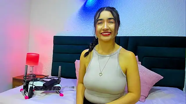 VictoriaRouge  online show from 05-25-26, 08:15