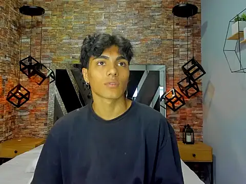 MattFiore online show from 12-04-25, 07:11