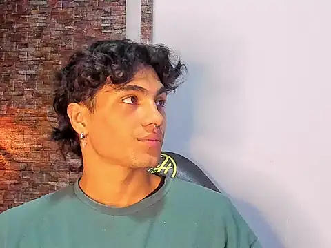 MattFiore online show from 12-14-25, 06:01