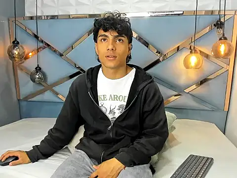 MattFiore online show from 01-10-26, 07:04