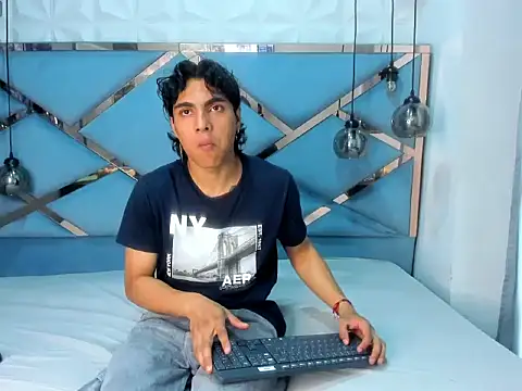 MattFiore online show from 02-06-26, 04:54