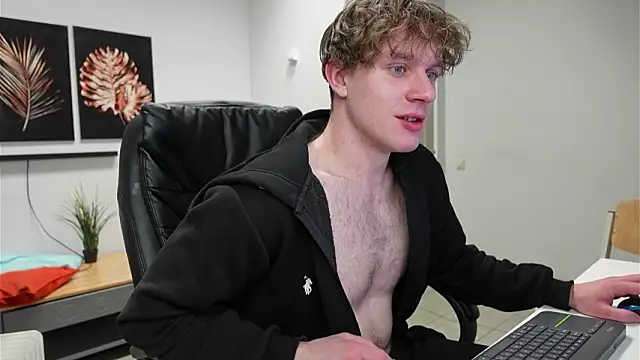 Snapshot of Charles_Dreams chatting on 02-21-26, 10:55 Charles Dreams online show from 02-21-26, 10:55