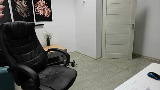 Snapshot of Charles_Dreams chatting on 02-26-26, 12:09 Charles Dreams online show from 02-26-26, 12:09