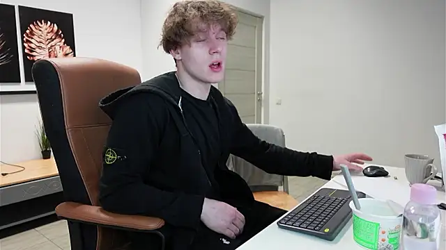 Snapshot of Charles_Dreams chatting on 03-15-26, 01:22 Charles Dreams online show from 03-15-26, 01:22