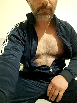 Snapshot of pevalf chatting on 11-13-25, 10:08 pevalf online show from 11-13-25, 10:08