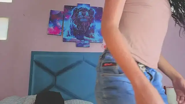 Snapshot of Hopemoretti chatting on 03-16-26, 07:40 Hopemoretti online show from 03-16-26, 07:40