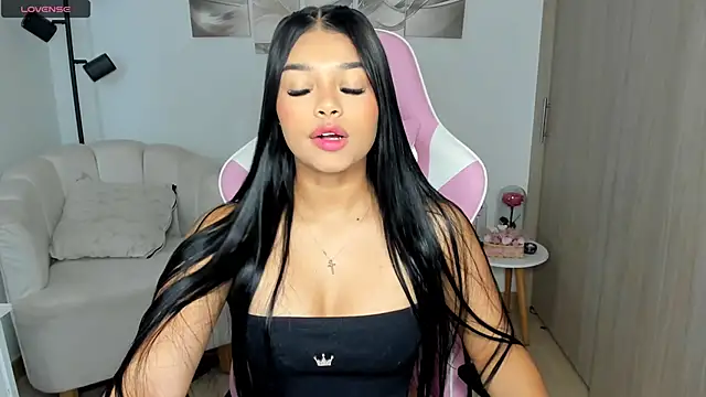 haileyflorez  online show from 05-13-26, 01:19