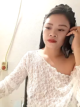 Snapshot of sara-xx chatting on 04-13-26, 02:39 sara-xx online show from 04-13-26, 02:39