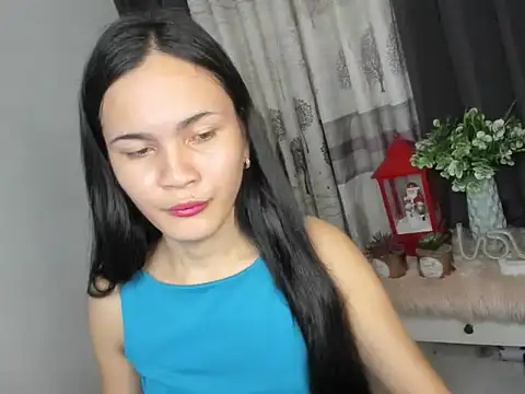 Snapshot of ursexy_scarlett chatting on 11-18-25, 07:13 ursexy scarlett online show from 11-18-25, 07:13