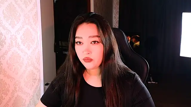 Emma Uilson online show from 11-20-25, 09:20