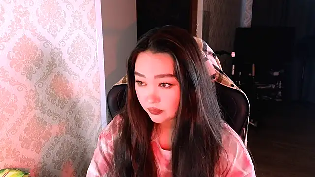 Emma Uilson online show from 12-16-25, 03:00