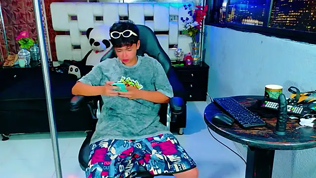 lunabustygirl online show from 11-26-25, 09:21