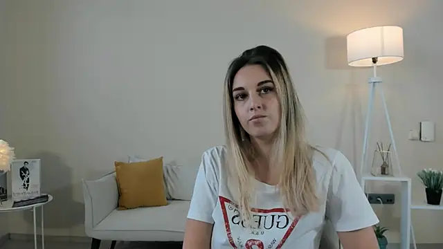 Snapshot of AnnettaUlman chatting on 11-16-25, 06:52 AnnettaUlman online show from 11-16-25, 06:52