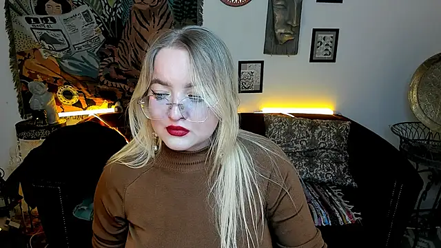 Snapshot of EllaPower chatting on 11-20-25, 01:33 EllaPower online show from 11-20-25, 01:33