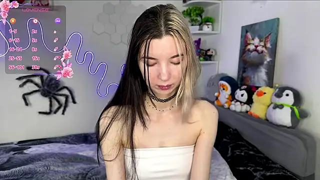 Snapshot of Emmie_shy chatting on 05-18-26, 10:04 Emmie shy online show from 05-18-26, 10:04