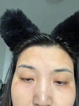 Yezi-a online show from 02-06-26, 02:49