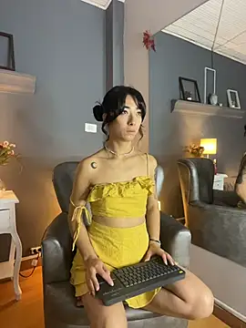 AmbarOishi   online show from 12-15-25, 01:59