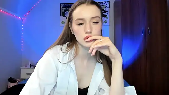 tinyglow online show from 02-05-26, 07:51