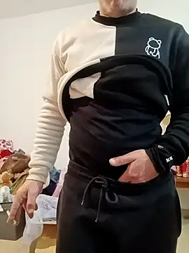 Snapshot of platone09 chatting on 11-24-25, 08:52 platone09 online show from 11-24-25, 08:52