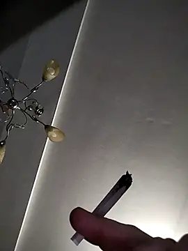 Snapshot of platone09 chatting on 12-13-25, 10:59 platone09 online show from 12-13-25, 10:59