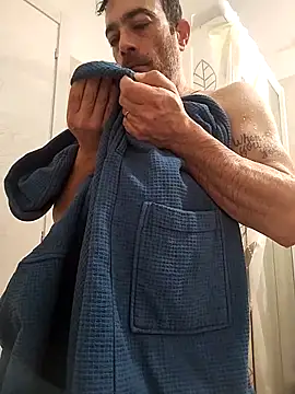 Snapshot of platone09 chatting on 03-31-26, 04:40 platone09 online show from 03-31-26, 04:40