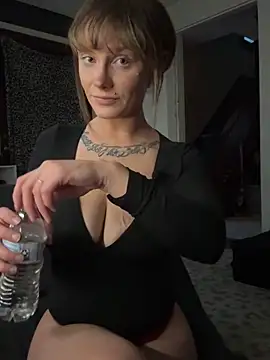 Snapshot of sofrancy chatting on 12-20-25, 10:06 sofrancy online show from 12-20-25, 10:06