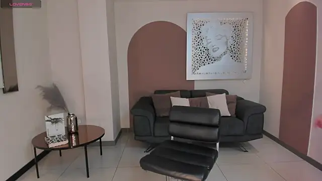 ZaraKafruni online show from 05-14-26, 08:15