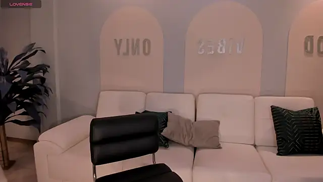 ZaraKafruni online show from 06-14-26, 05:37