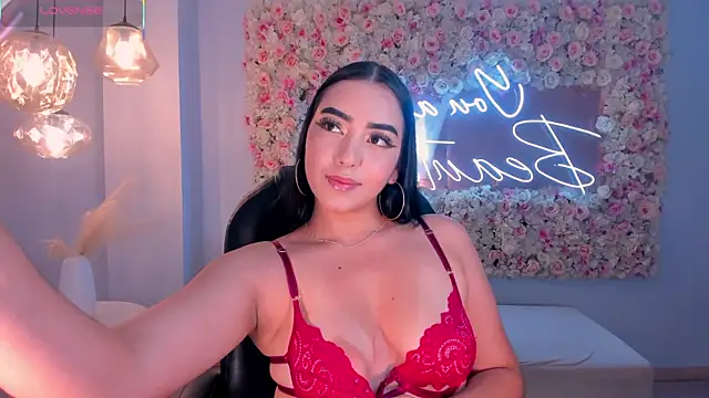 Snapshot of SophieLanne chatting on 02-11-26, 05:01 SophieLanne online show from 02-11-26, 05:01