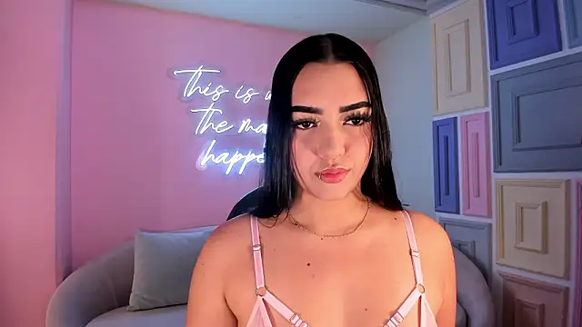 Snapshot of SophieLanne chatting on 02-25-26, 04:22 SophieLanne online show from 02-25-26, 04:22