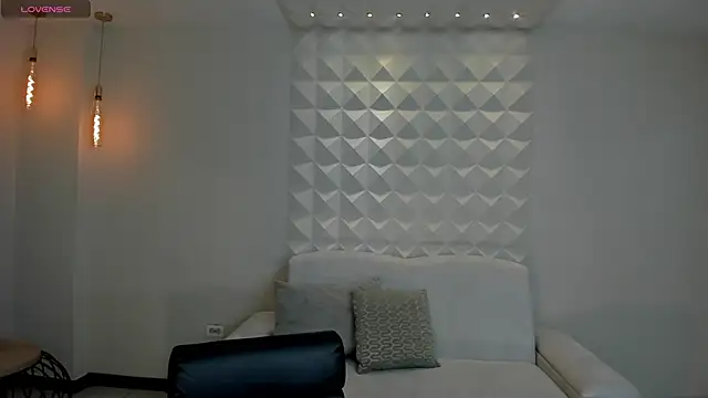 Snapshot of SophieLanne chatting on 03-11-26, 04:29 SophieLanne online show from 03-11-26, 04:29