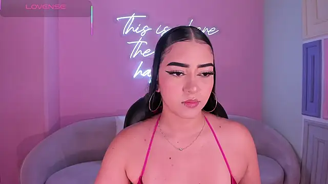 Snapshot of SophieLanne chatting on 03-13-26, 04:52 SophieLanne online show from 03-13-26, 04:52