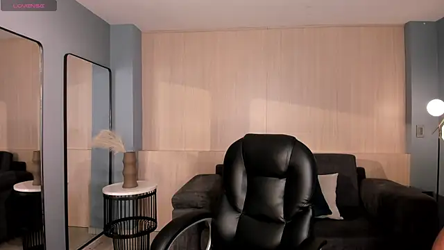 Snapshot of SophieLanne chatting on 03-20-26, 03:55 SophieLanne online show from 03-20-26, 03:55