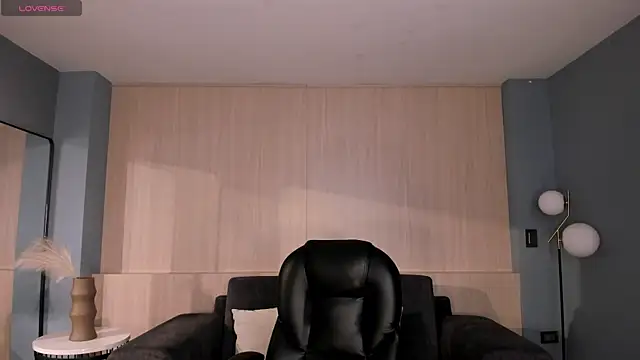 Snapshot of SophieLanne chatting on 03-21-26, 04:06 SophieLanne online show from 03-21-26, 04:06