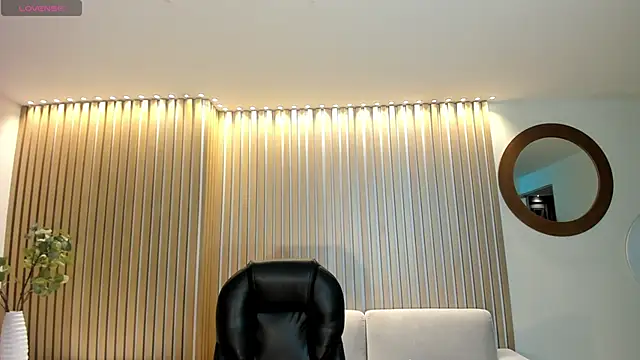 Snapshot of SophieLanne chatting on 03-29-26, 03:50 SophieLanne online show from 03-29-26, 03:50