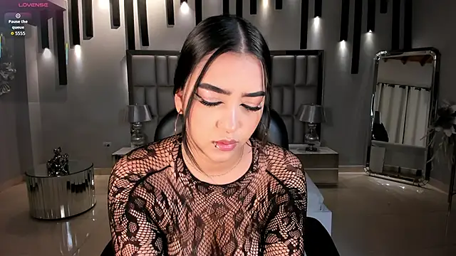 Snapshot of SophieLanne chatting on 04-15-26, 04:19 SophieLanne online show from 04-15-26, 04:19