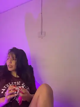 Snapshot of LaraDanverss chatting on 03-06-26, 06:37 LaraDanverss online show from 03-06-26, 06:37