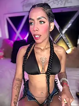 Snapshot of Fiorella_Bossh_ chatting on 11-17-25, 06:57 Fiorella Bossh online show from 11-17-25, 06:57