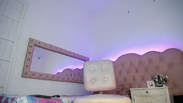 Sussan cooper online show from 02-21-26, 02:56