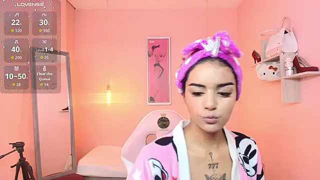 Milu carbajal x online show from 12-18-25, 08:04