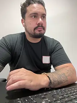 paubranco17 online show from 02-02-26, 01:54