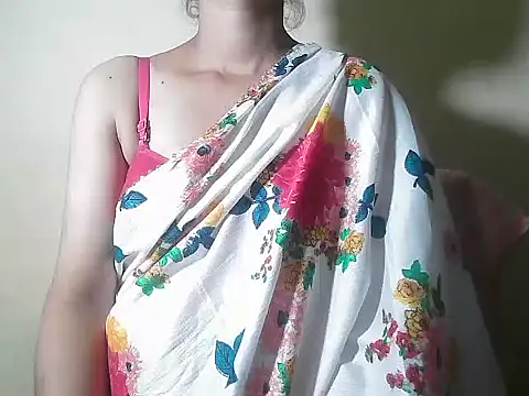 Snapshot of mohini-rani chatting on 11-16-25, 06:24 mohini-rani online show from 11-16-25, 06:24